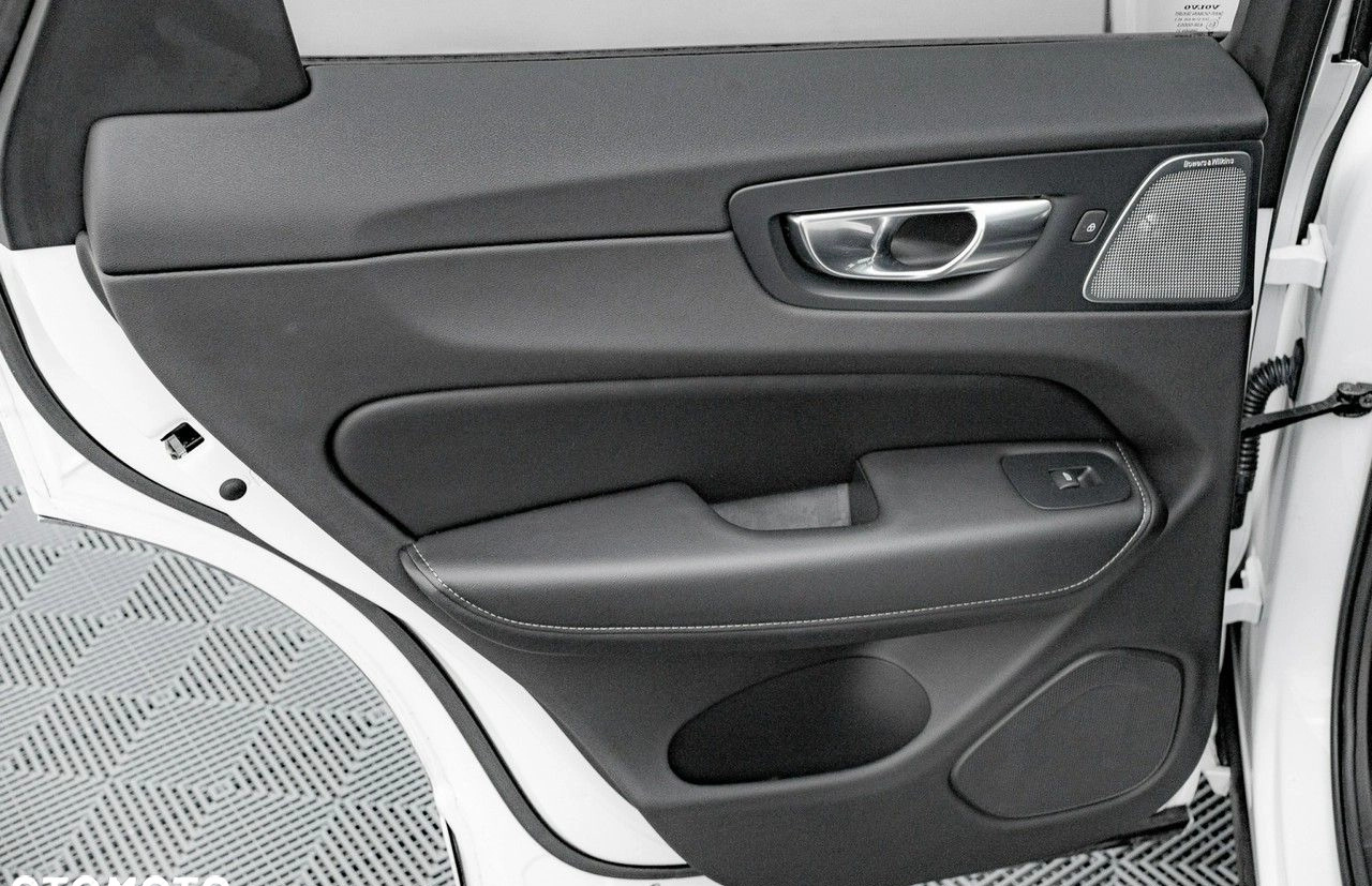 Volvo XC 60 cena 269850 przebieg: 14470, rok produkcji 2021 z Pelplin małe 781